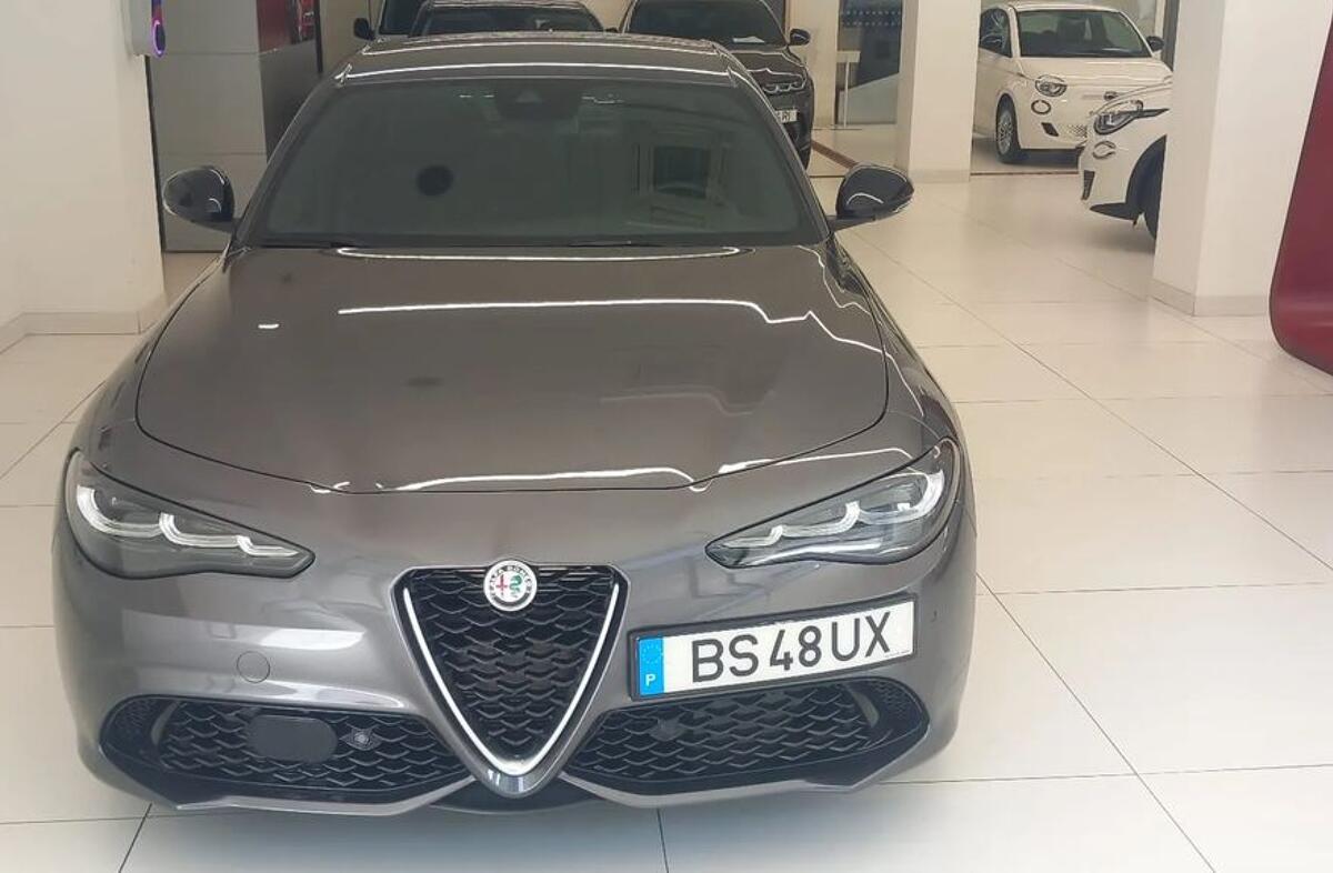 ALFA ROMEO Giulia 2.2 D Tributo Q4 AT8