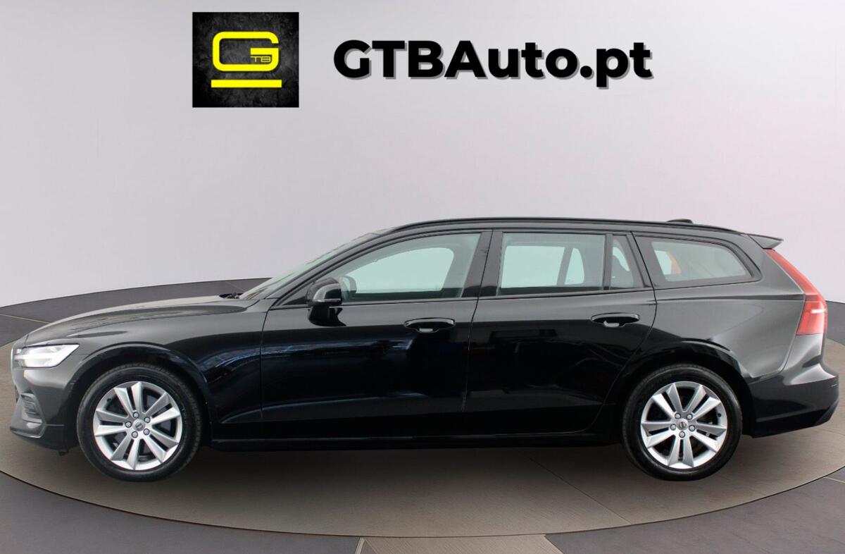 VOLVO V60 2.0 B4 Momentum Core Geartronic