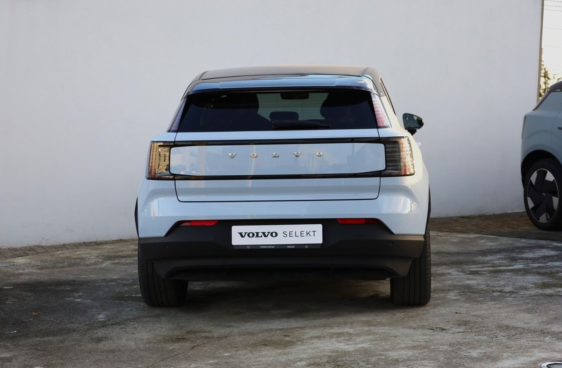 VOLVO EX30 69 kWh Twin Motor Plus