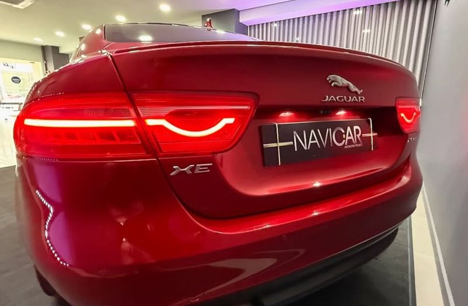 JAGUAR XE 2.0 D R-Sport