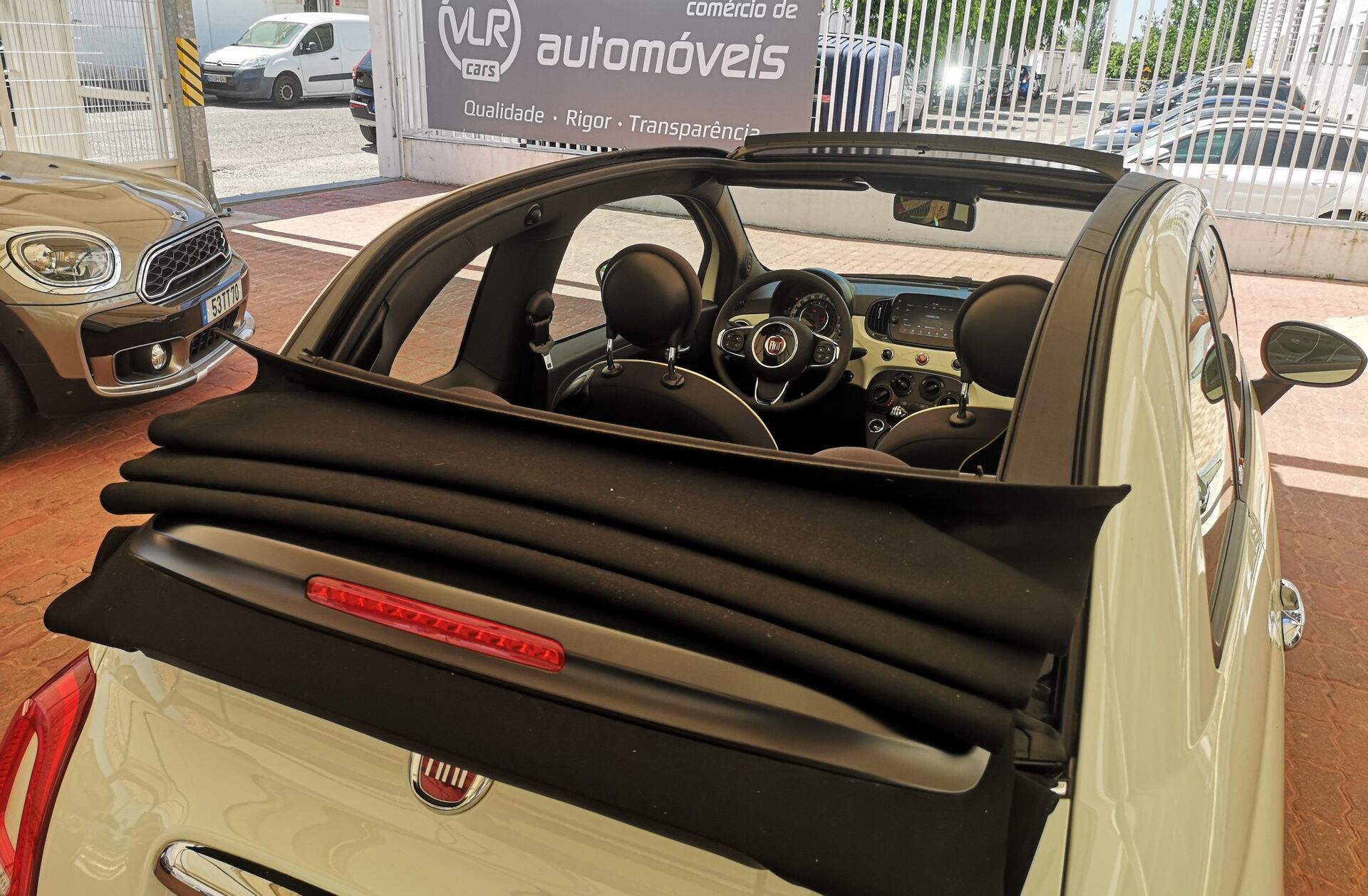FIAT 500 C 1.0 Hybrid Lounge