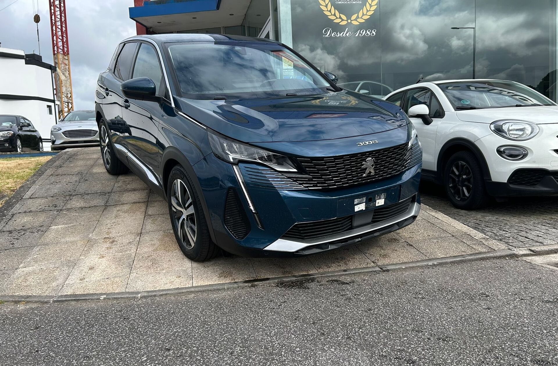 PEUGEOT 3008 1.6 Hybrid Allure e-EAT8