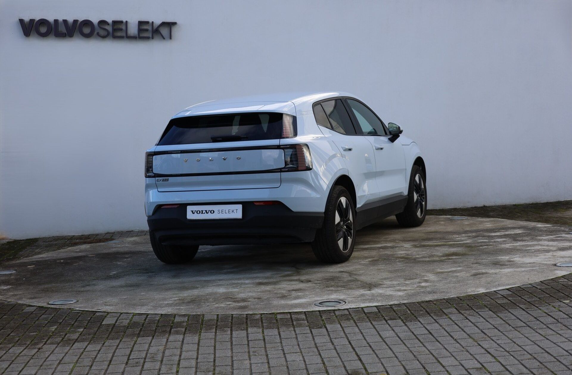 VOLVO EX30 51 kWh Single Motor Core