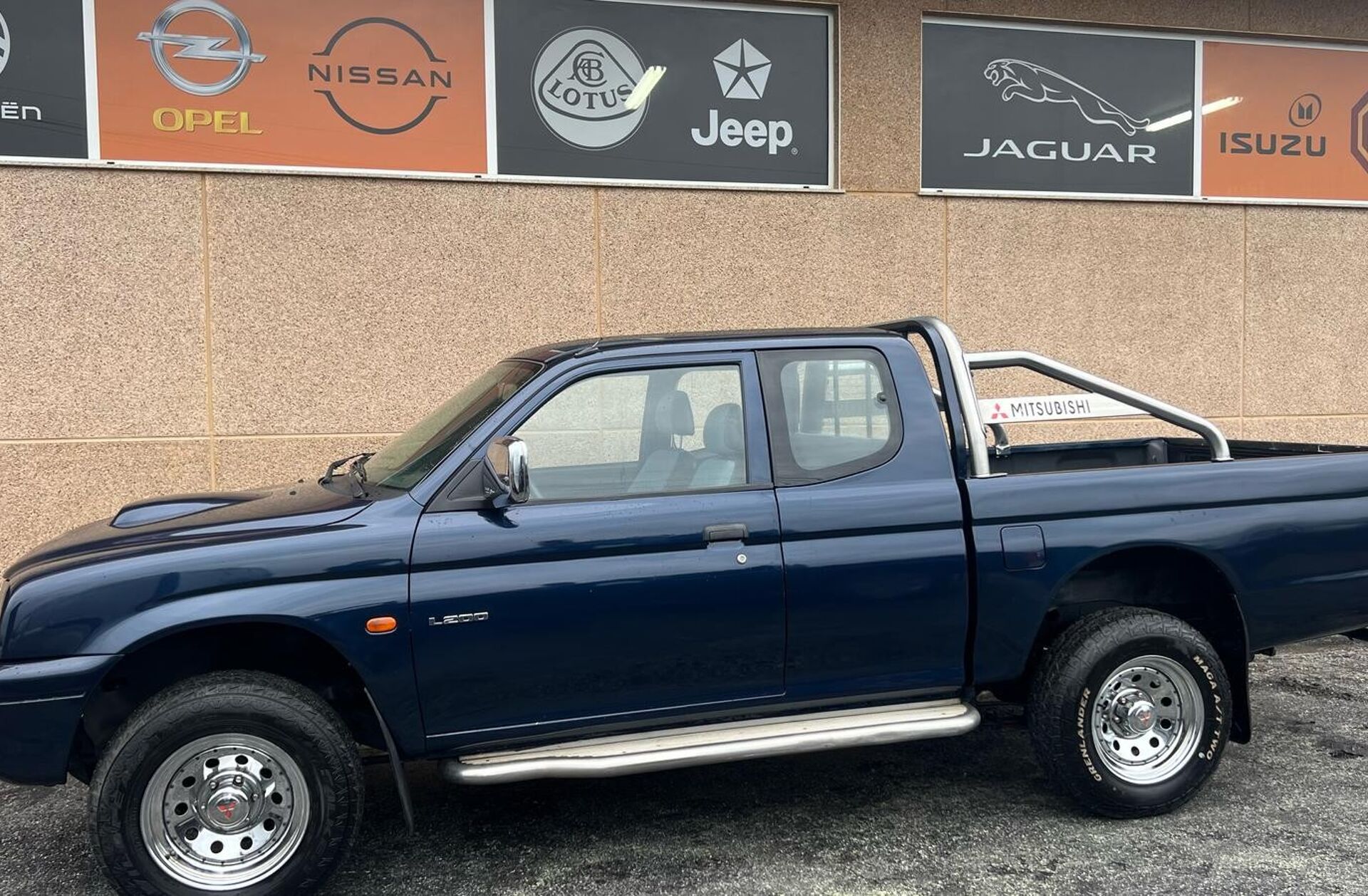 MITSUBISHI L 200 2.5 TD CD CM