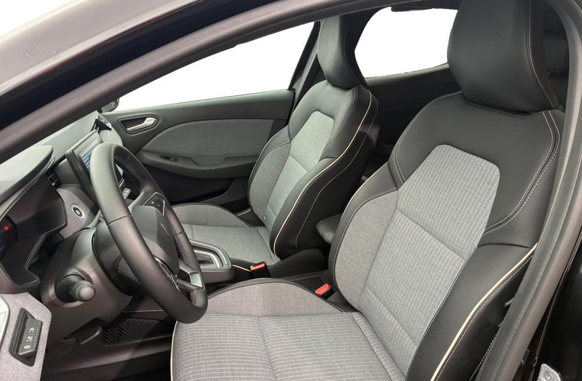 RENAULT Clio 1.6 E-Tech Full Hybrid Techno