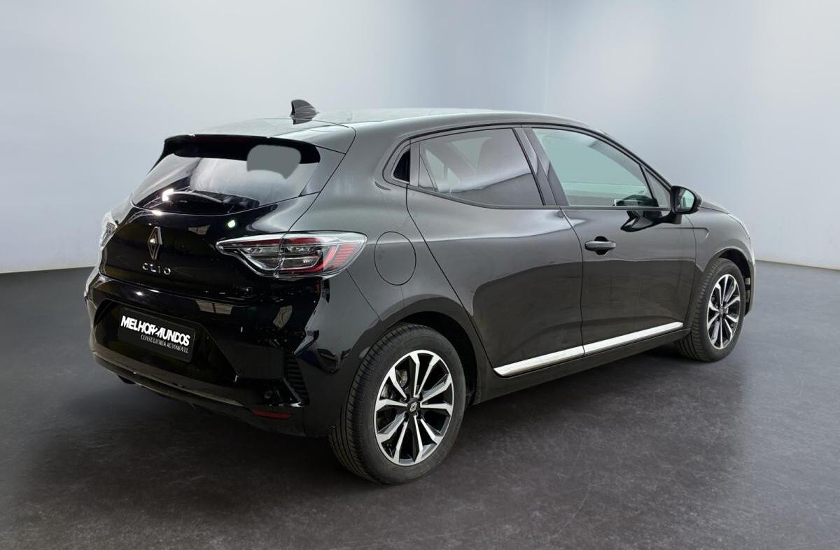 RENAULT Clio 1.6 E-Tech Full Hybrid Techno