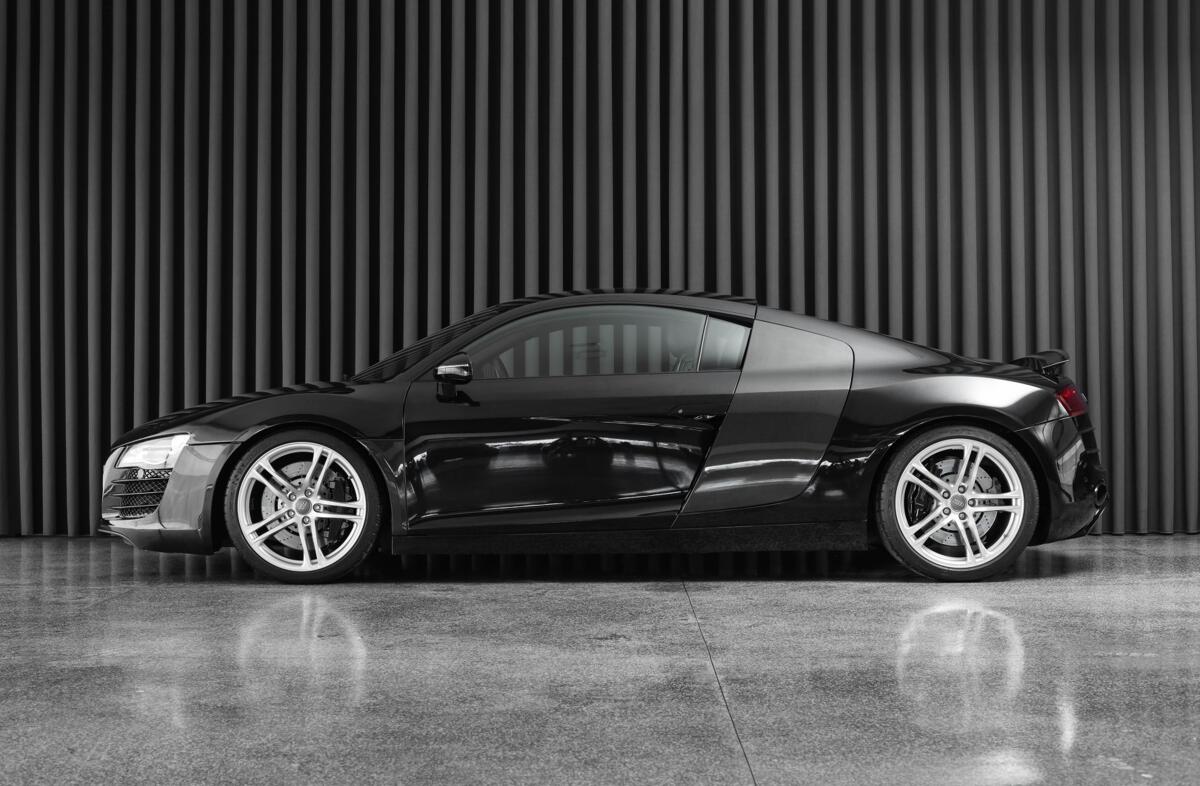 AUDI R8 4.2 FSi V8 quattro R-tronic