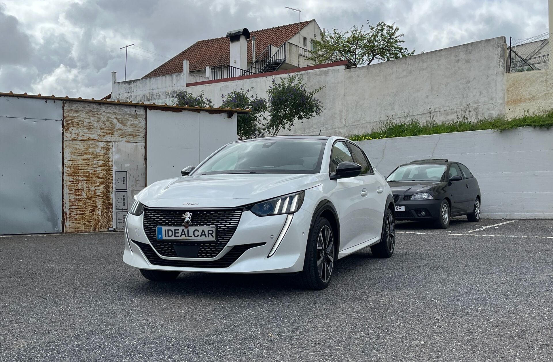 PEUGEOT 208 1.2 PureTech GT Line