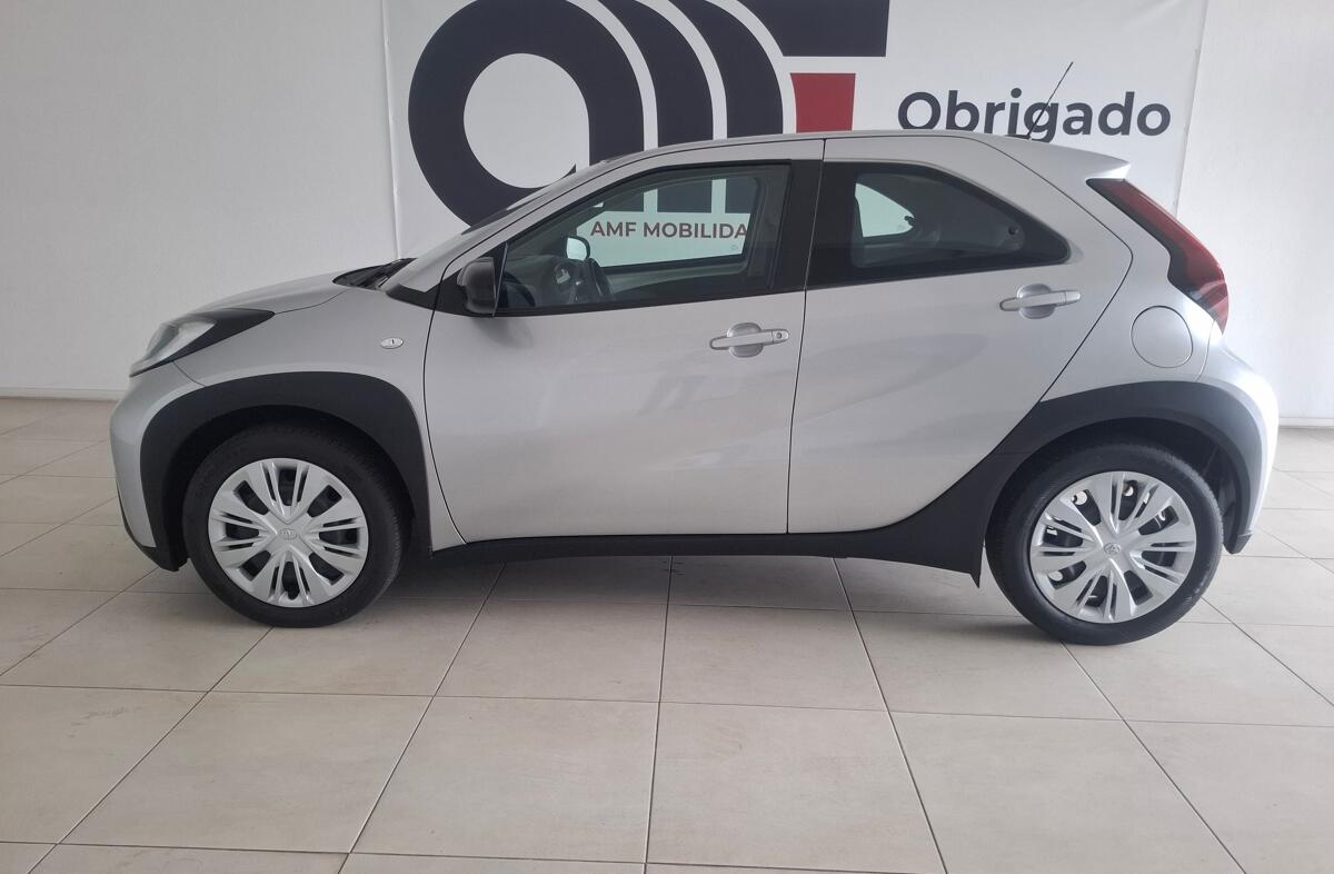 TOYOTA Aygo X 1.0 Play
