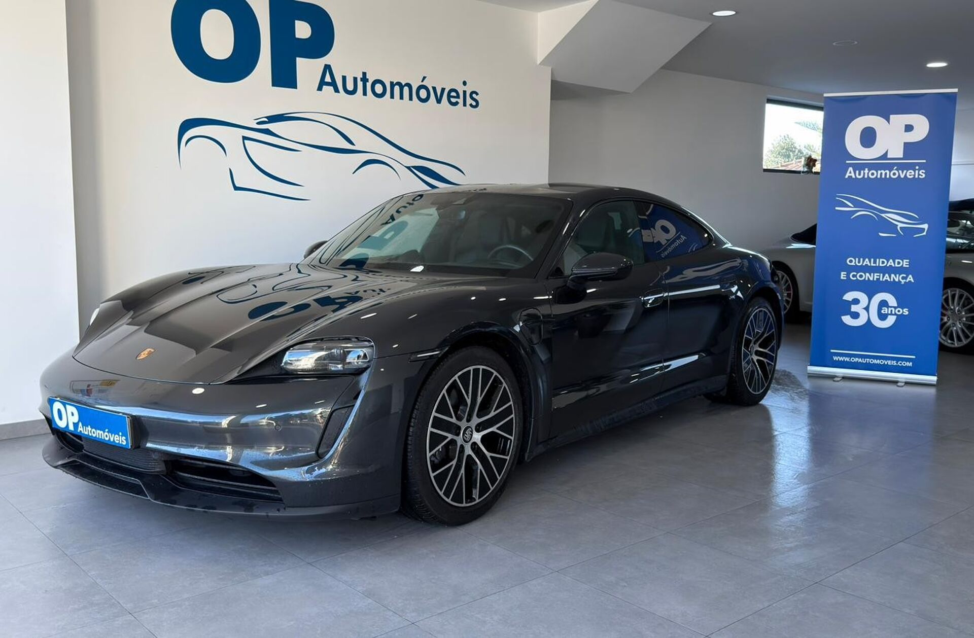 PORSCHE Taycan Taycan