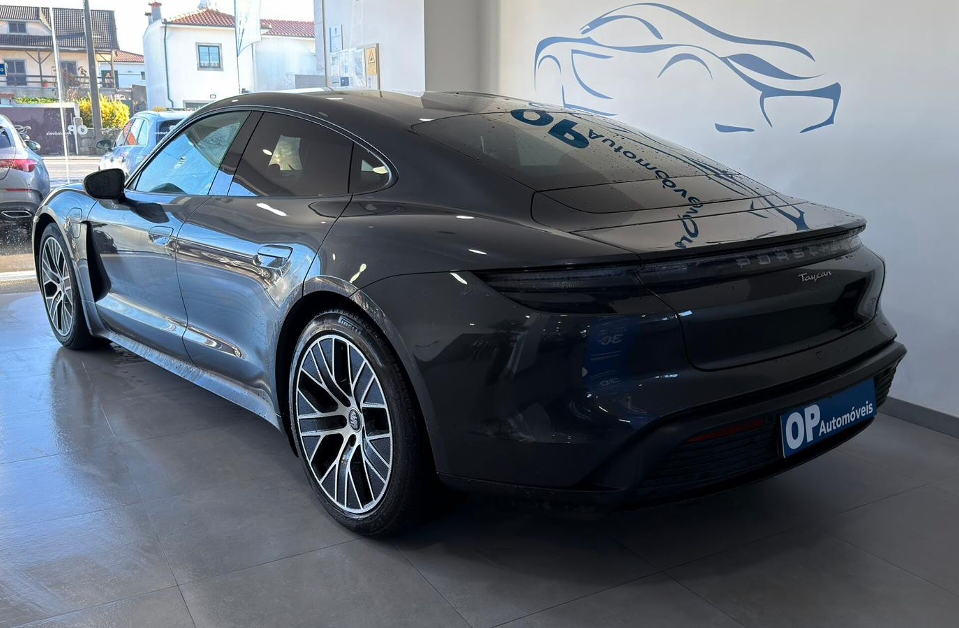 PORSCHE Taycan Taycan