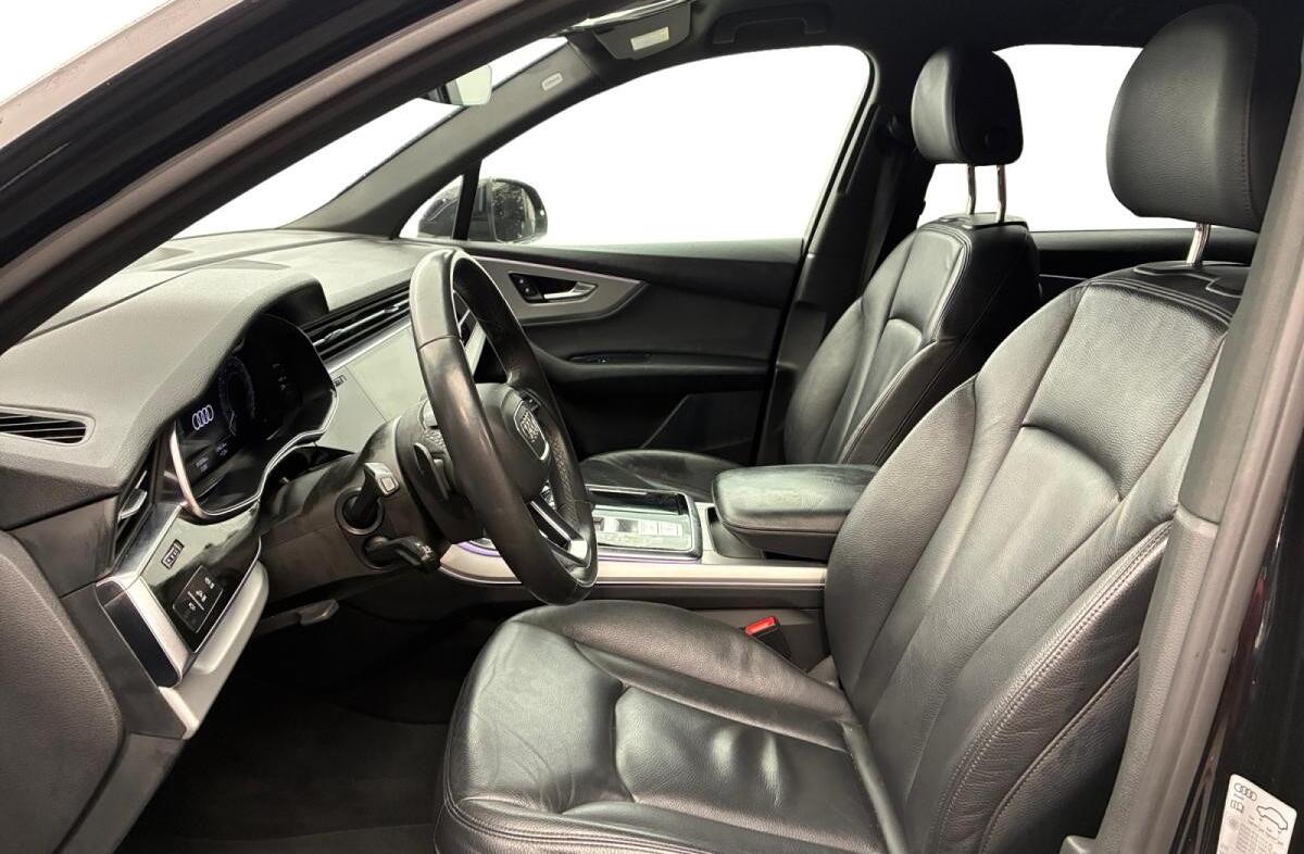 AUDI Q7 55 TFSIe quattro Tiptronic
