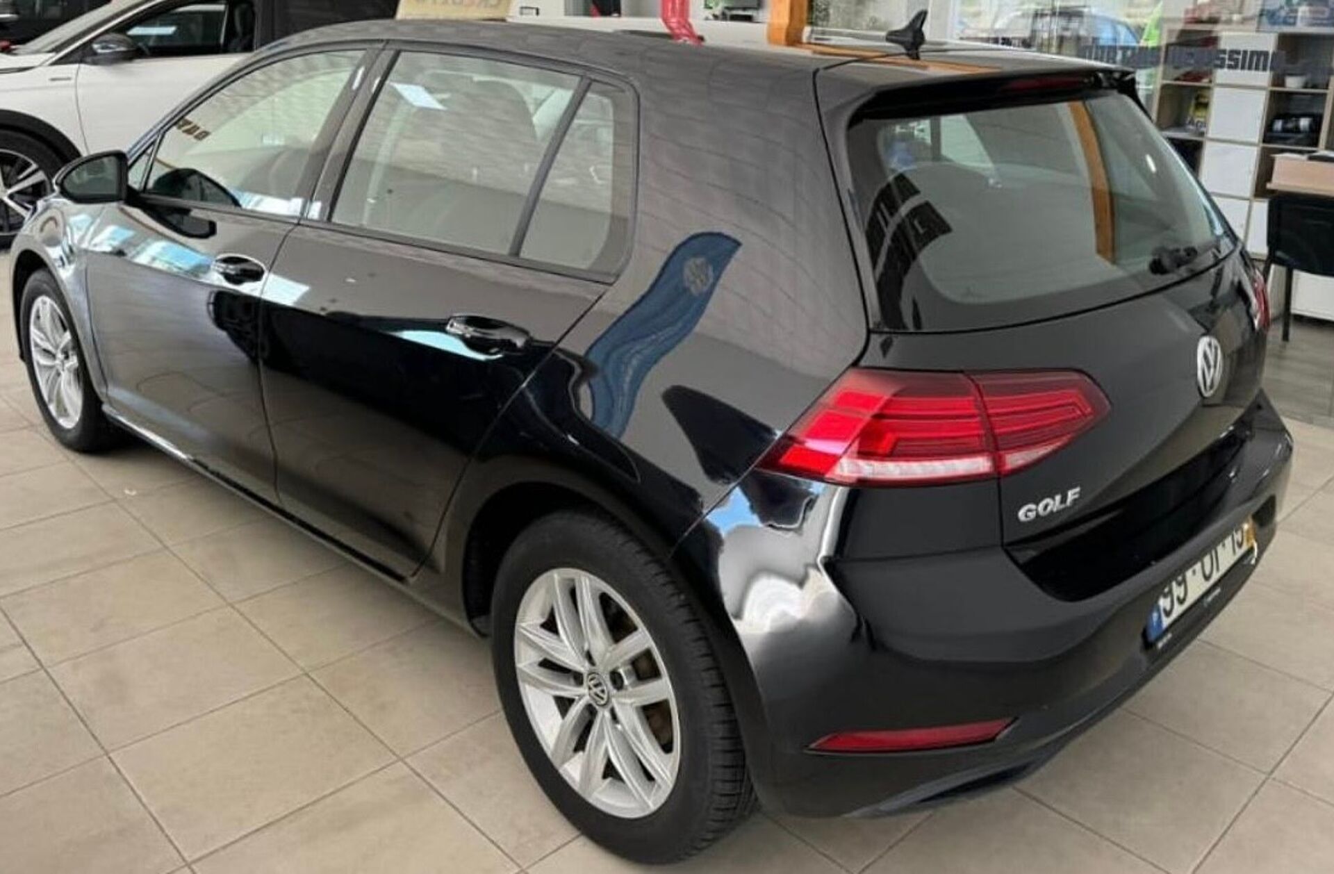 VOLKSWAGEN Golf 1.6 TDI Confortline