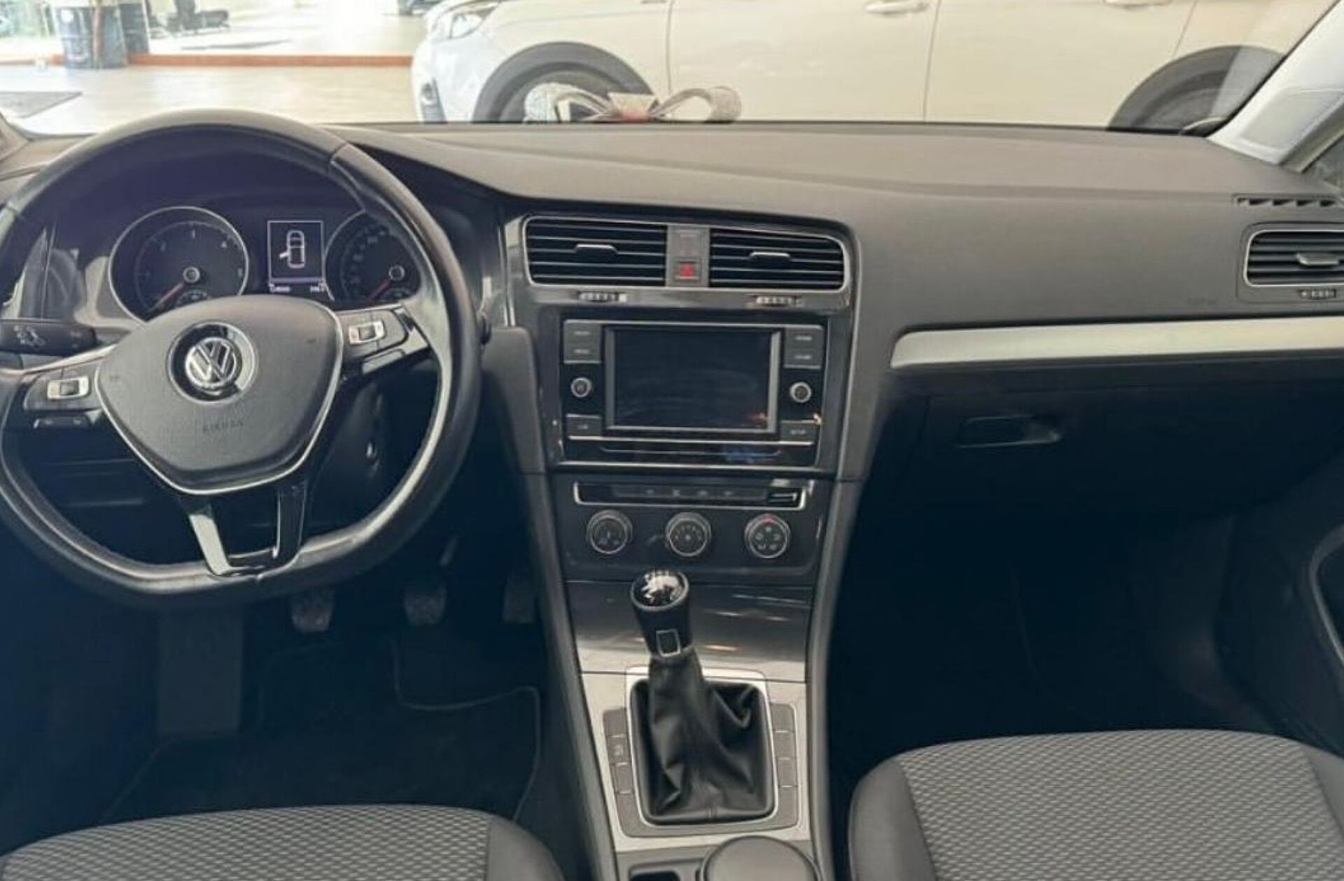 VOLKSWAGEN Golf 1.6 TDI Confortline