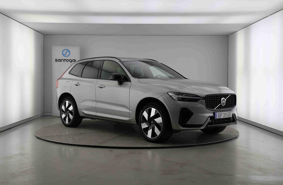 VOLVO XC60 2.0 T6 PHEV Plus Dark AWD