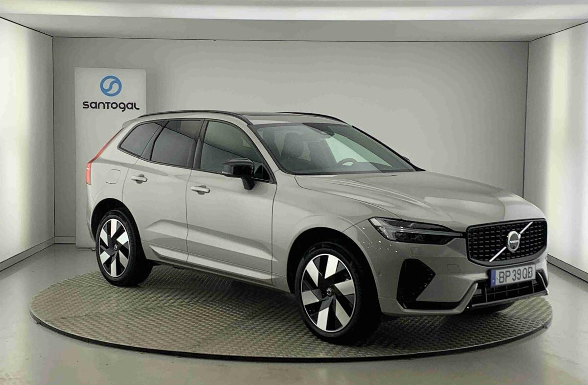 VOLVO XC60 2.0 T6 PHEV Plus Dark AWD