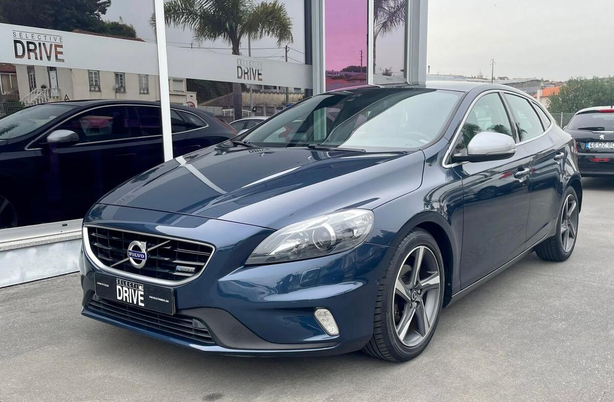 VOLVO V40 1.6 D2 R-Design Summum