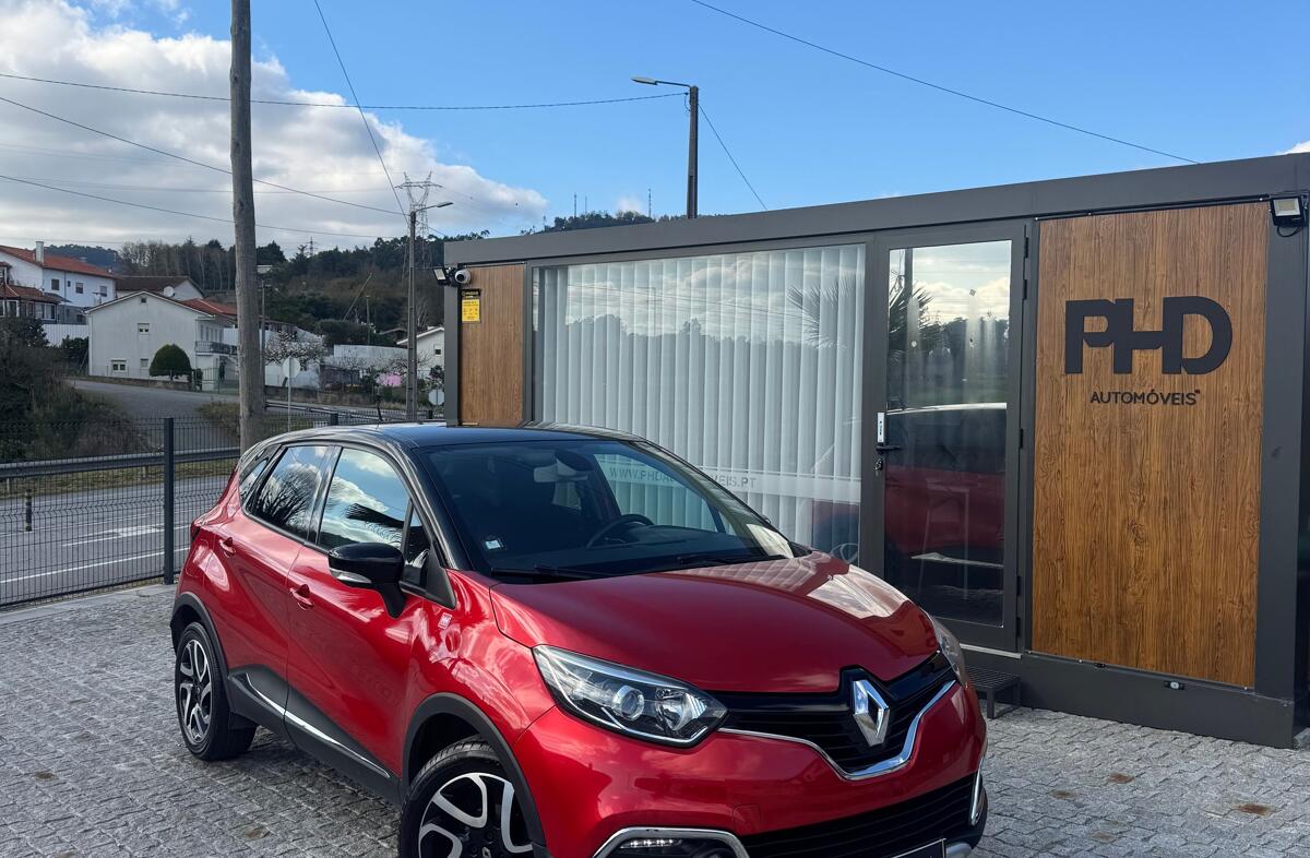 RENAULT Captur 0.9 TCE Helly Hansen