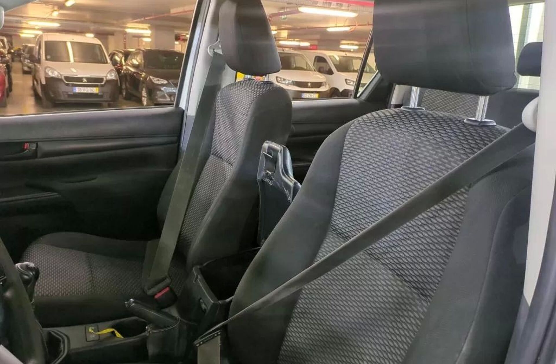 TOYOTA Hilux 2.4 D-4D 4WD CD Tracker