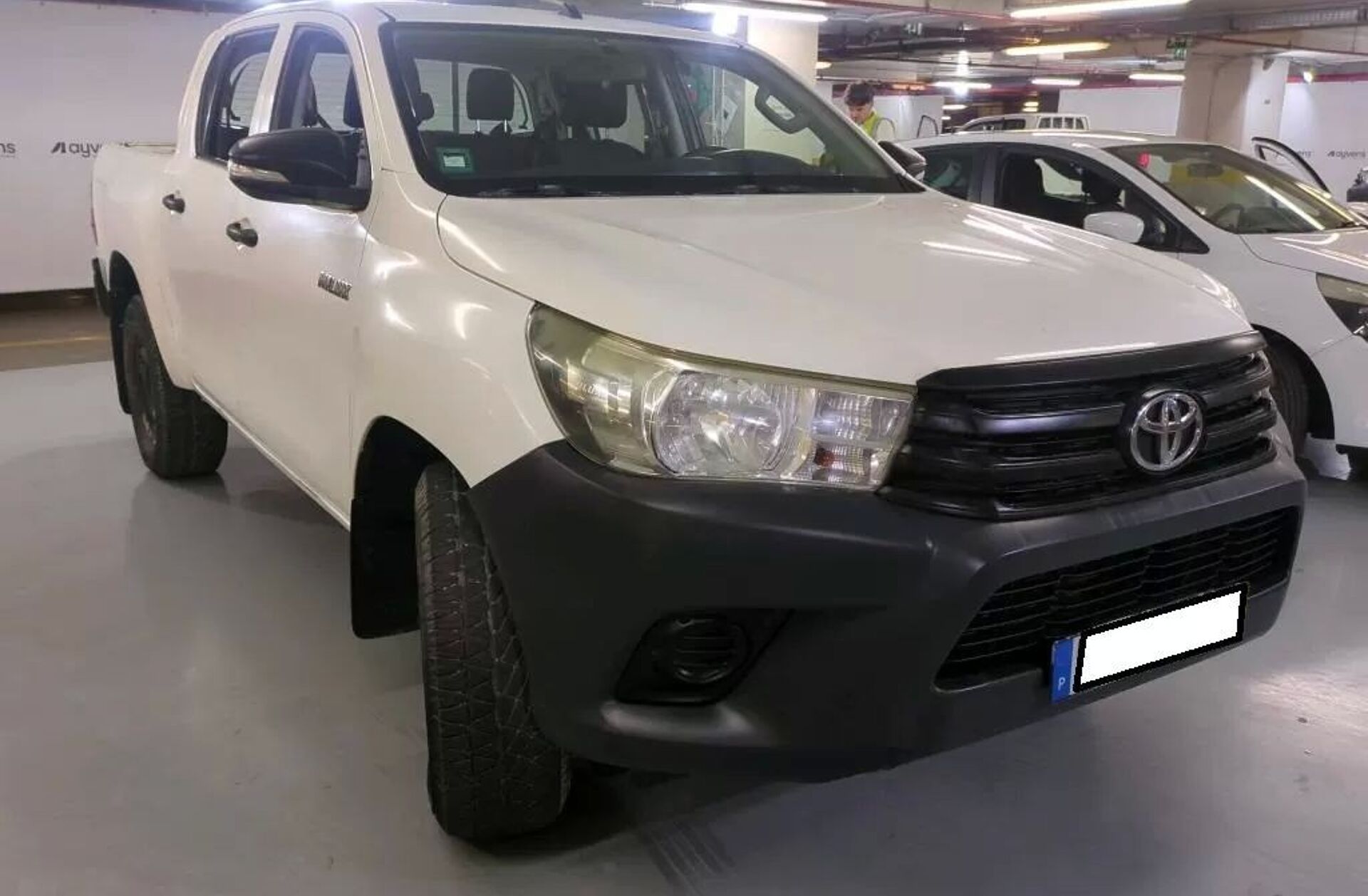 TOYOTA Hilux 2.4 D-4D 4WD CD Tracker