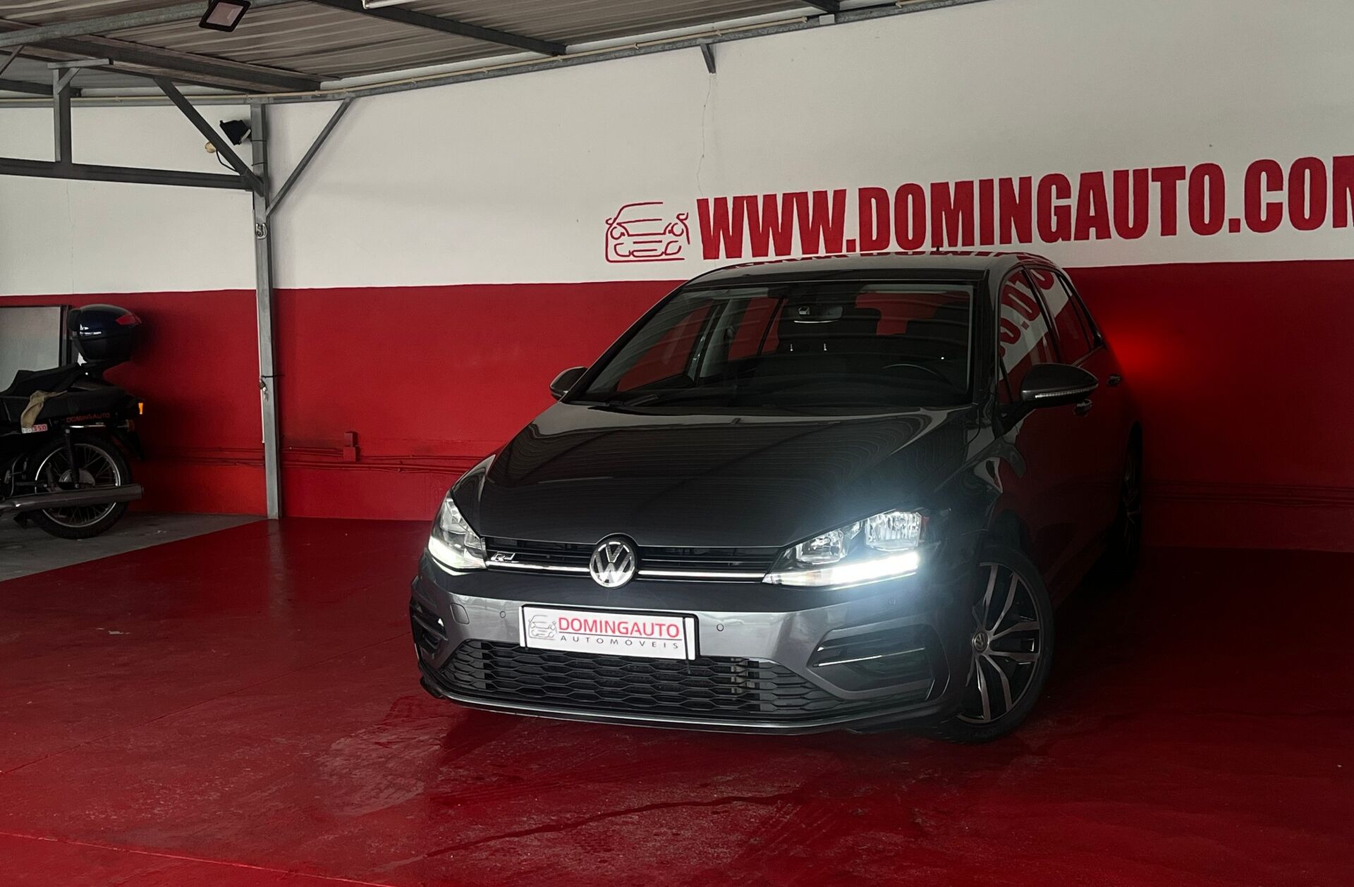 VOLKSWAGEN Golf 1.6 TDI R-Line