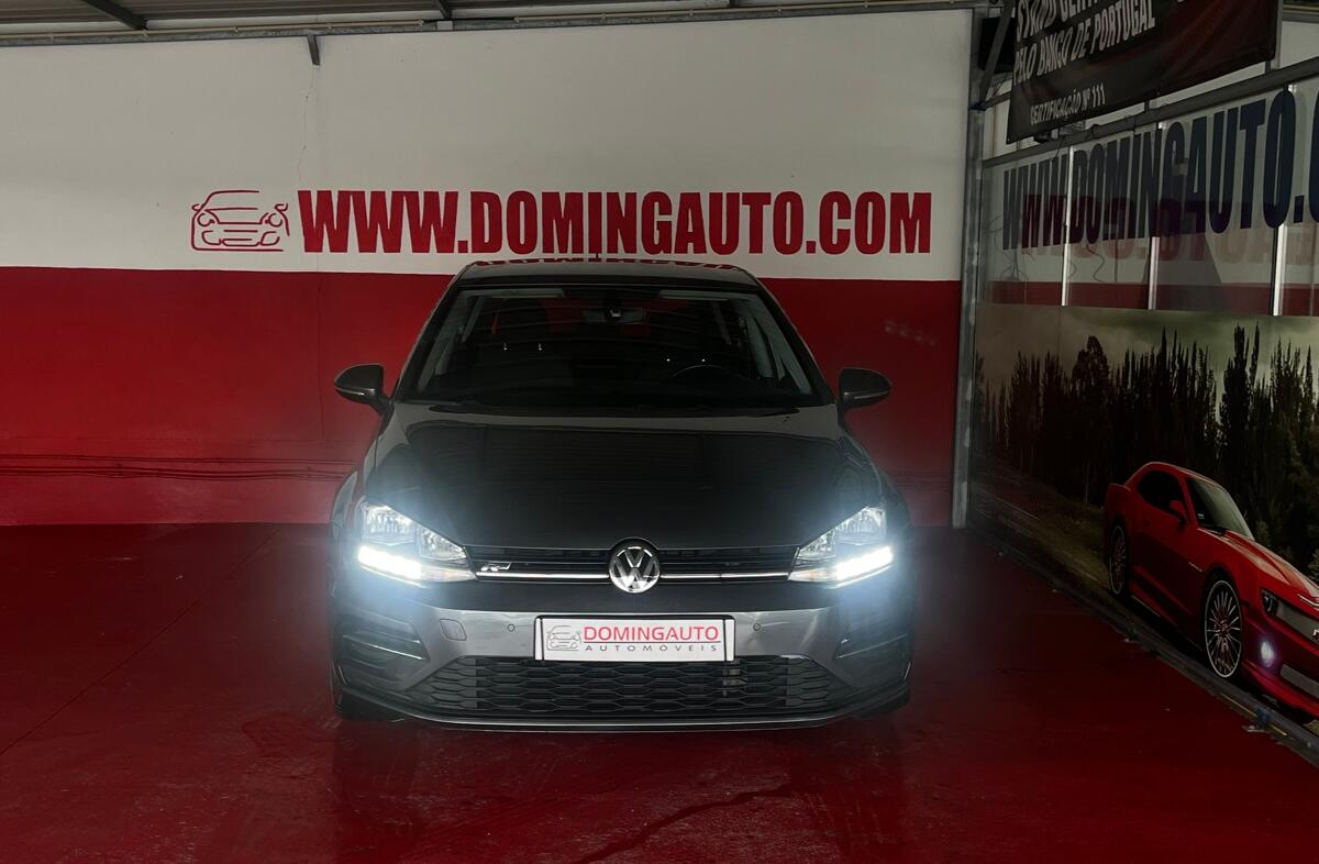 VOLKSWAGEN Golf 1.6 TDI R-Line