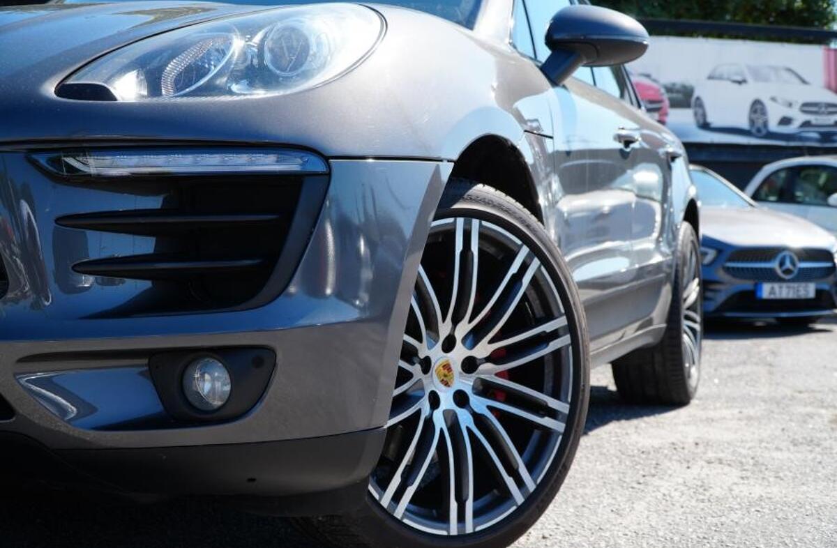 PORSCHE Macan S