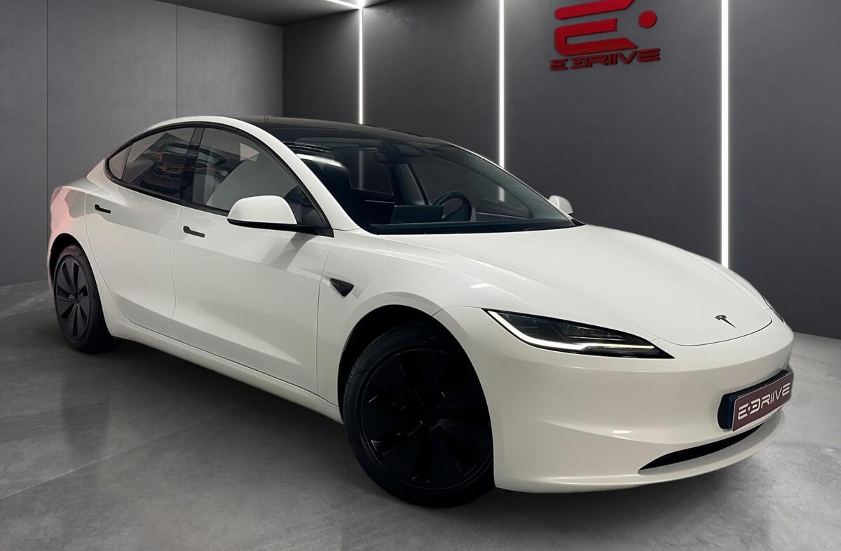 TESLA Model 3 Tração Traseira Premium