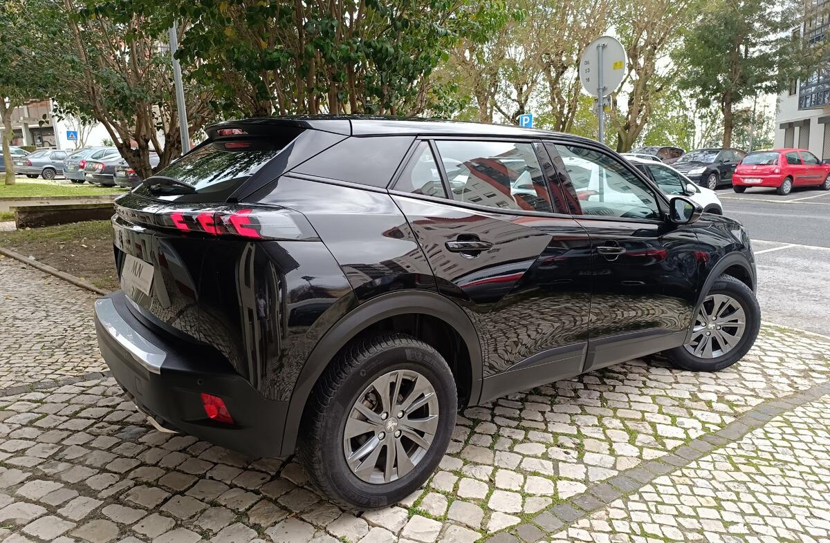 PEUGEOT 2008 1.2 PureTech Active