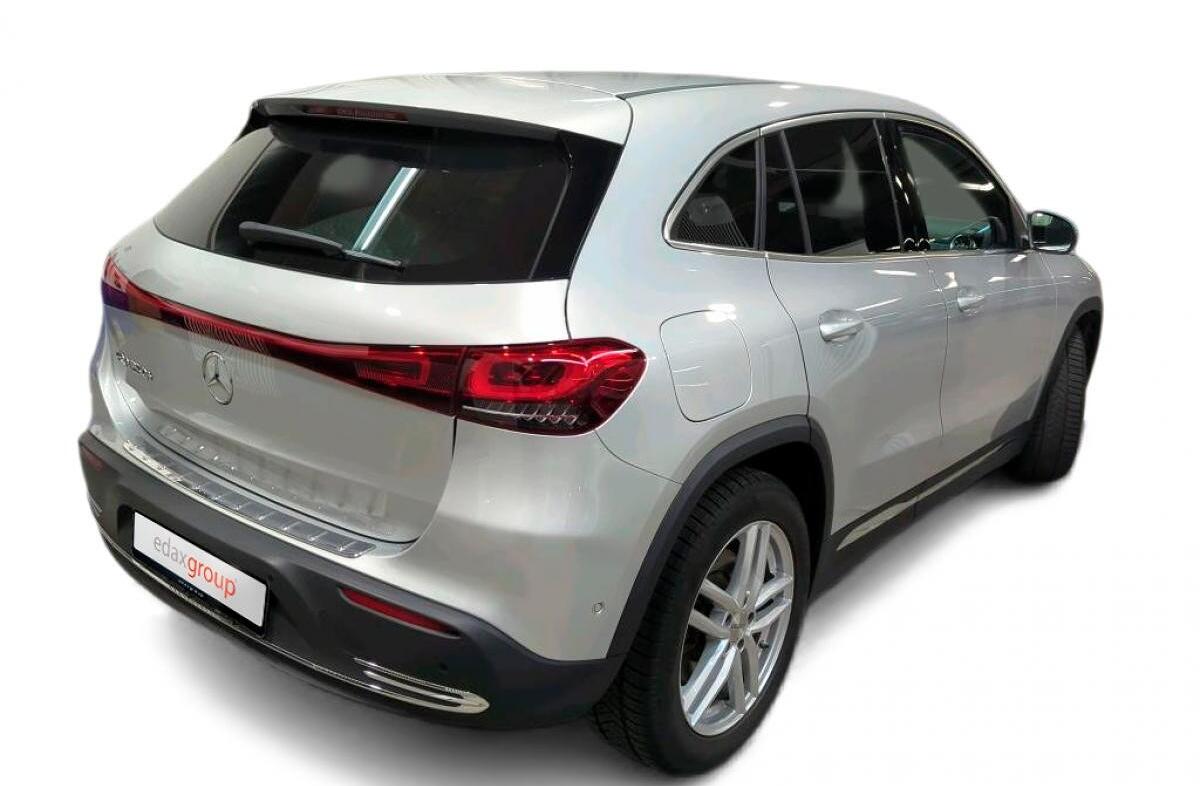 MERCEDES EQA 250+ Electric Art