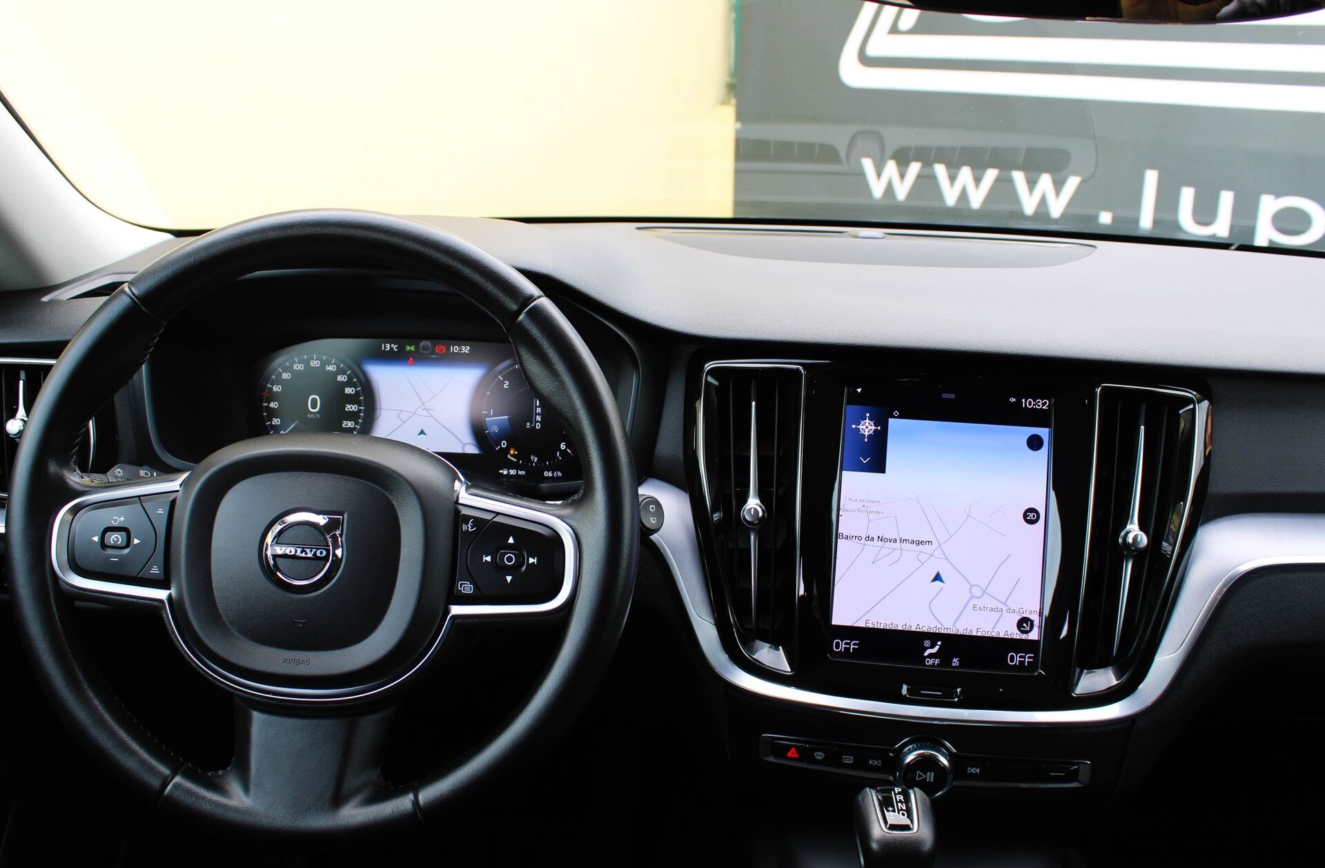 VOLVO V60 2.0 D3 Momentum Plus Geartronic