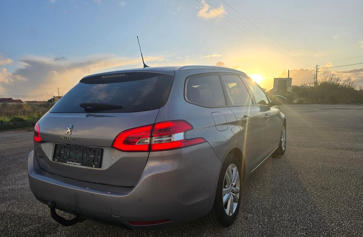 PEUGEOT 308 1.5 BlueHDi Allure