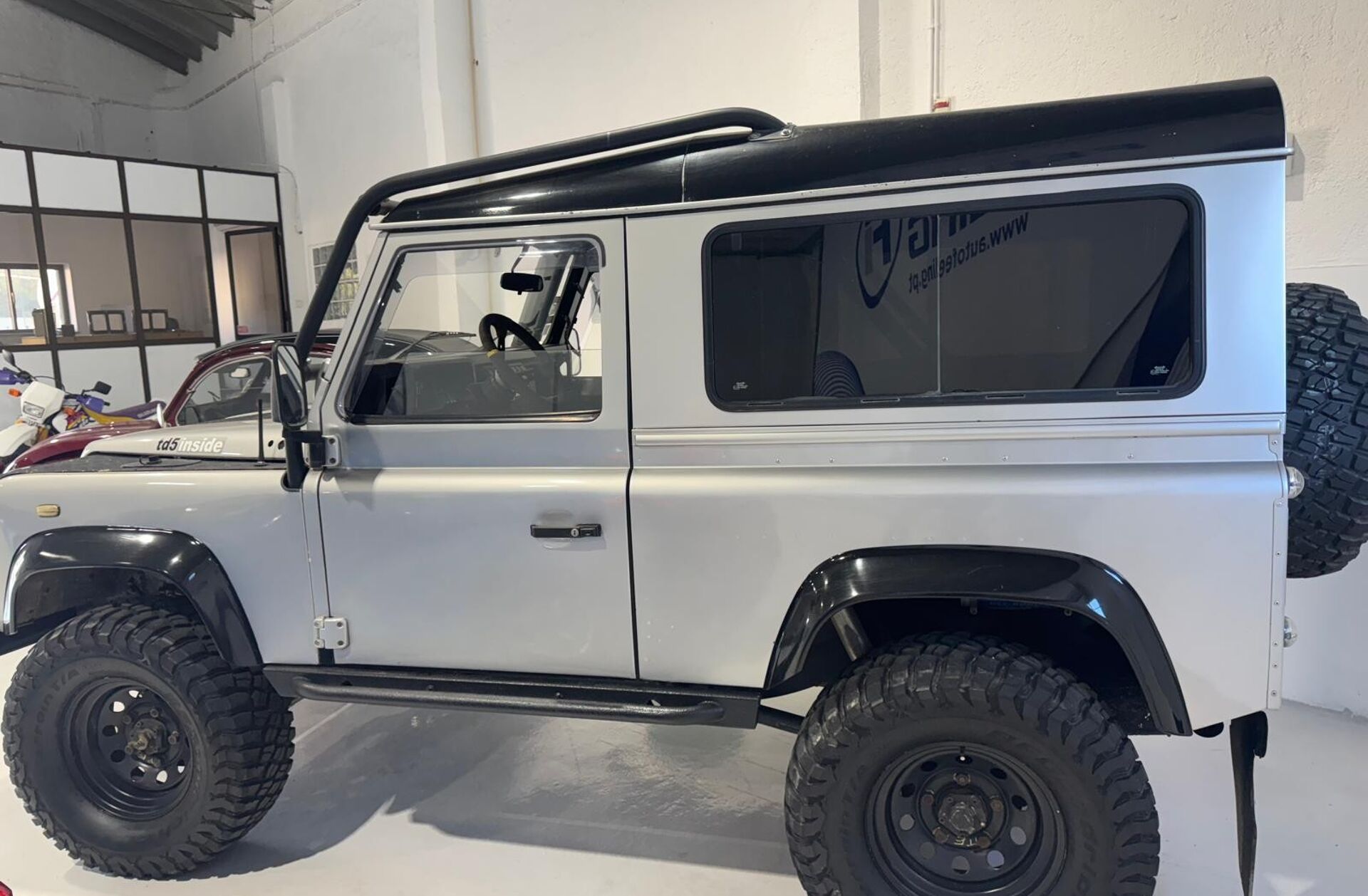 LAND ROVER Defender 90 2.5 Td5 Metal Top