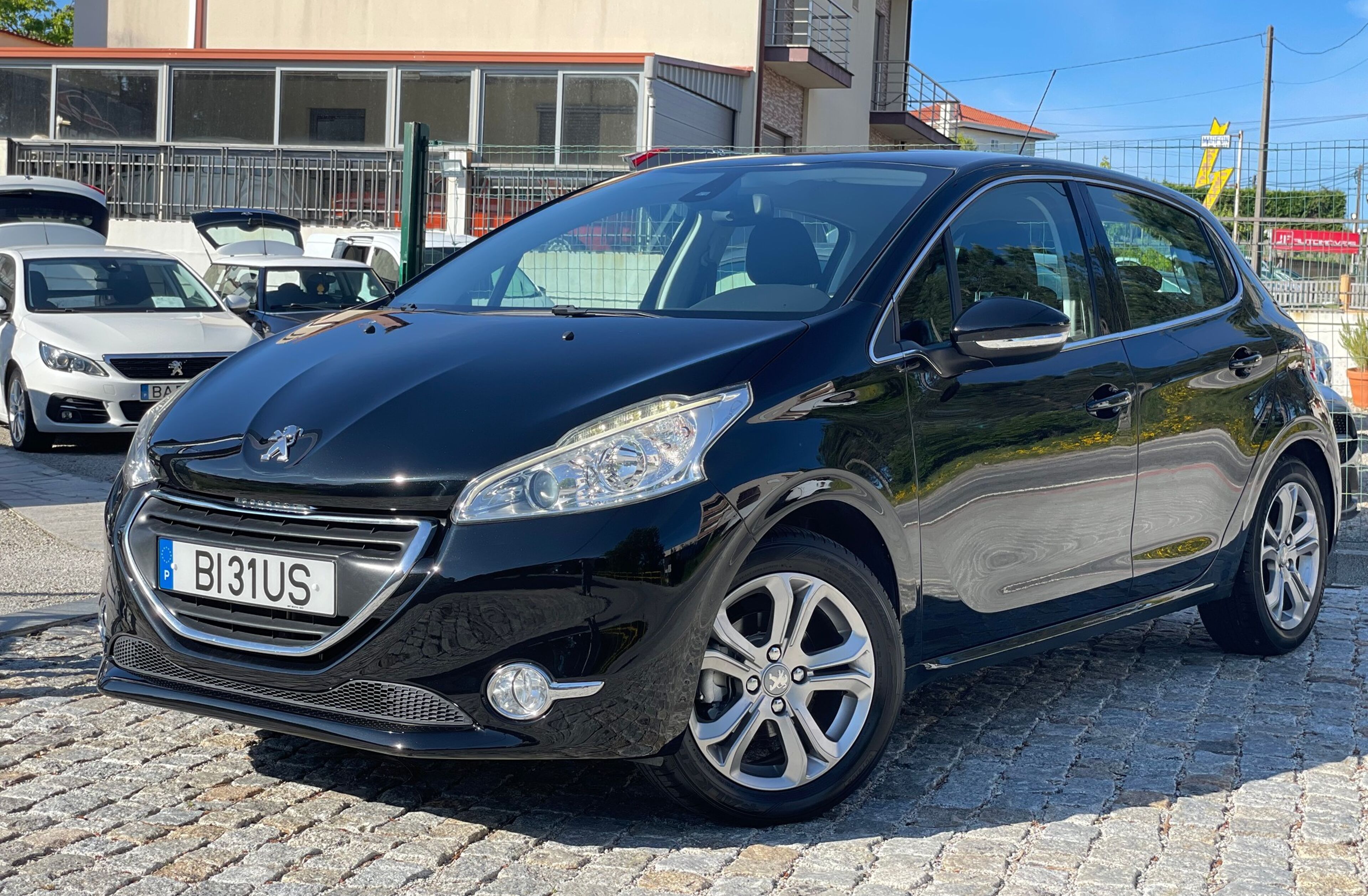PEUGEOT 208 1.2 VTi Allure