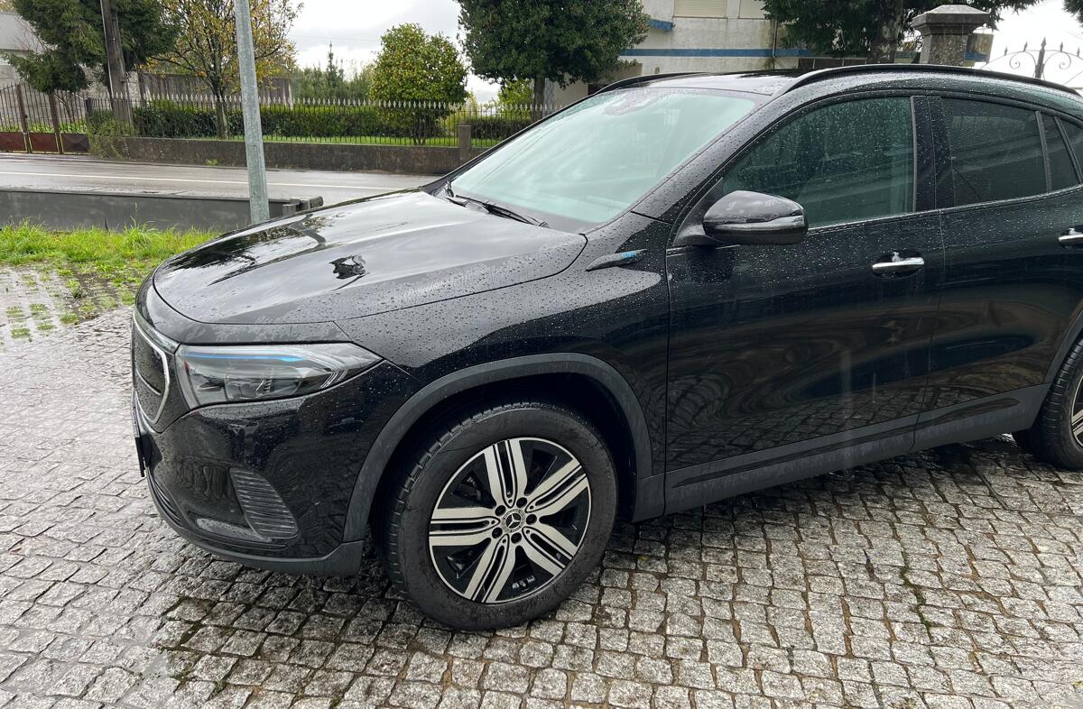 MERCEDES EQA 250 Electric Art