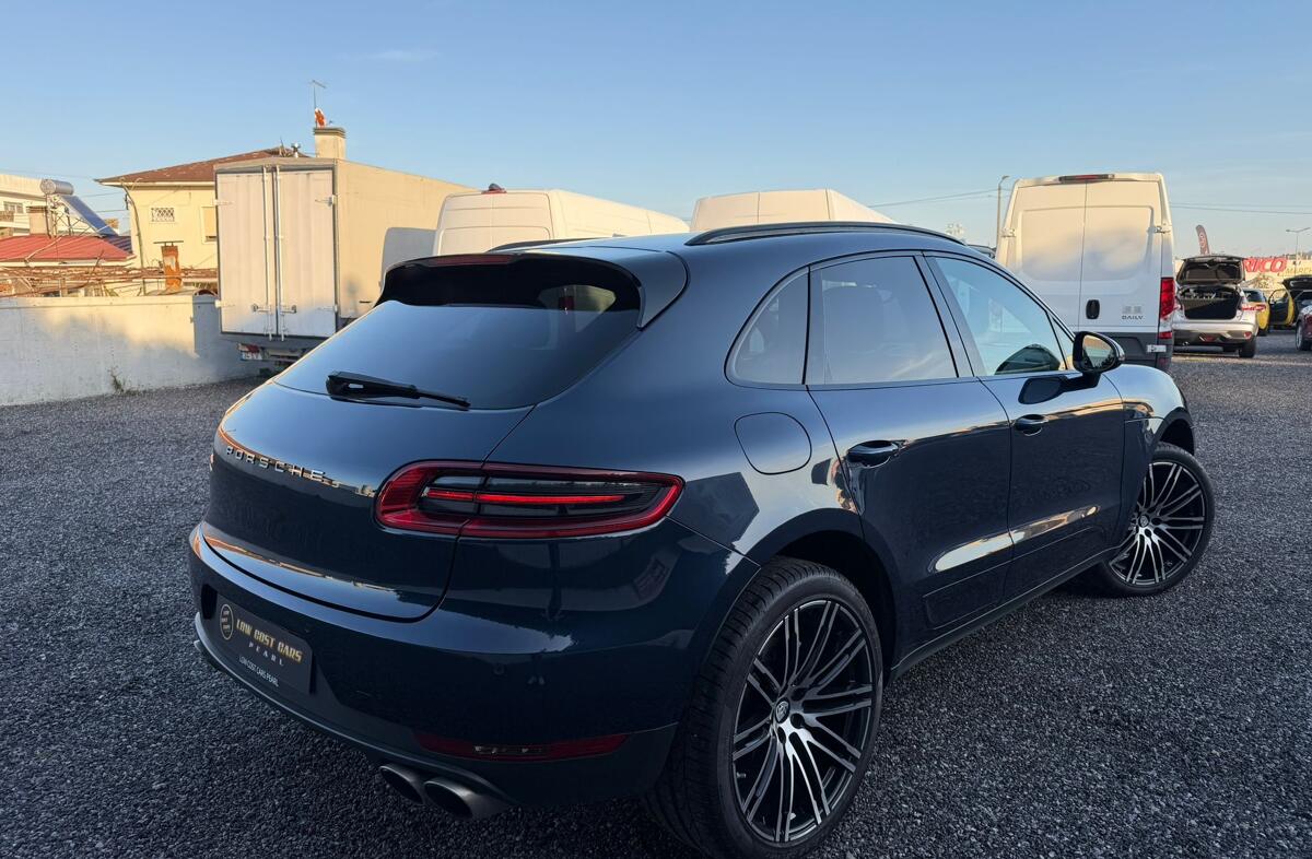 PORSCHE Macan S