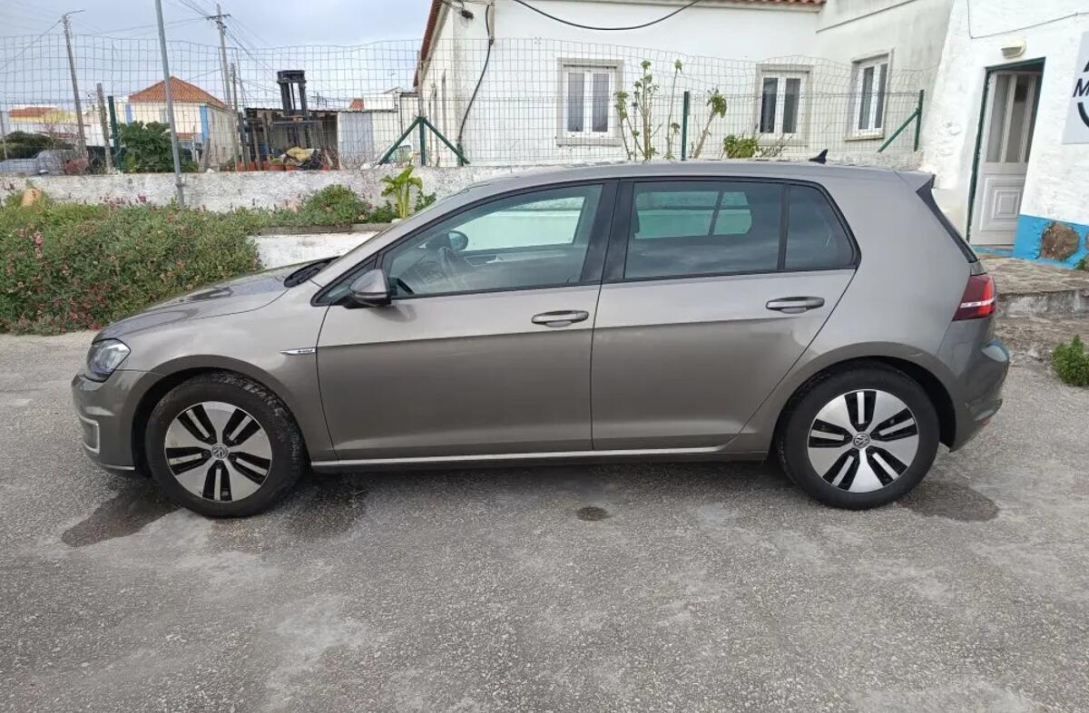 VOLKSWAGEN Golf e- AC/DC