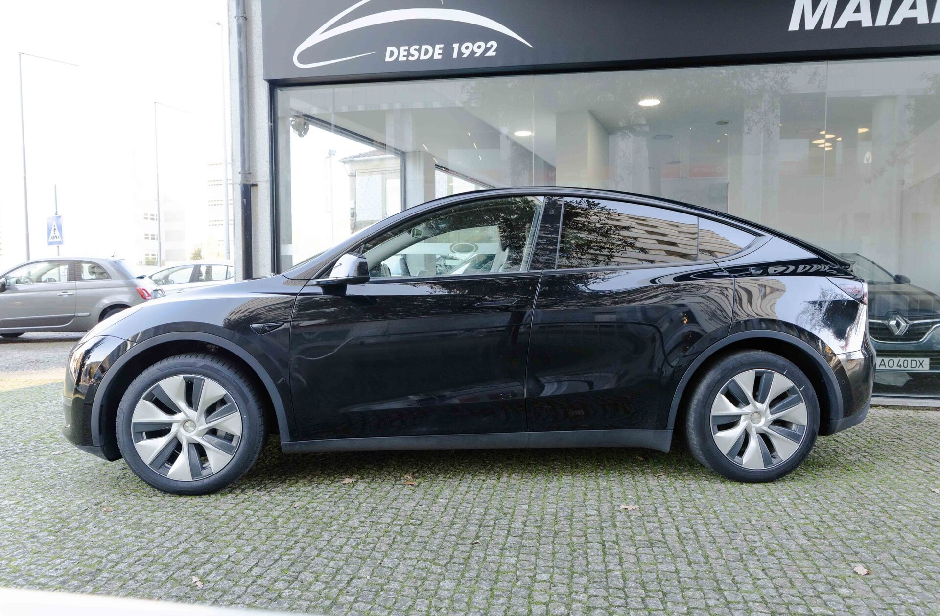 TESLA Model Y Long Range Tração Integral