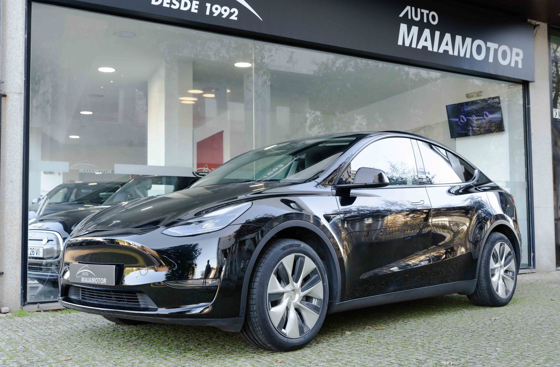 TESLA Model Y Long Range Tração Integral