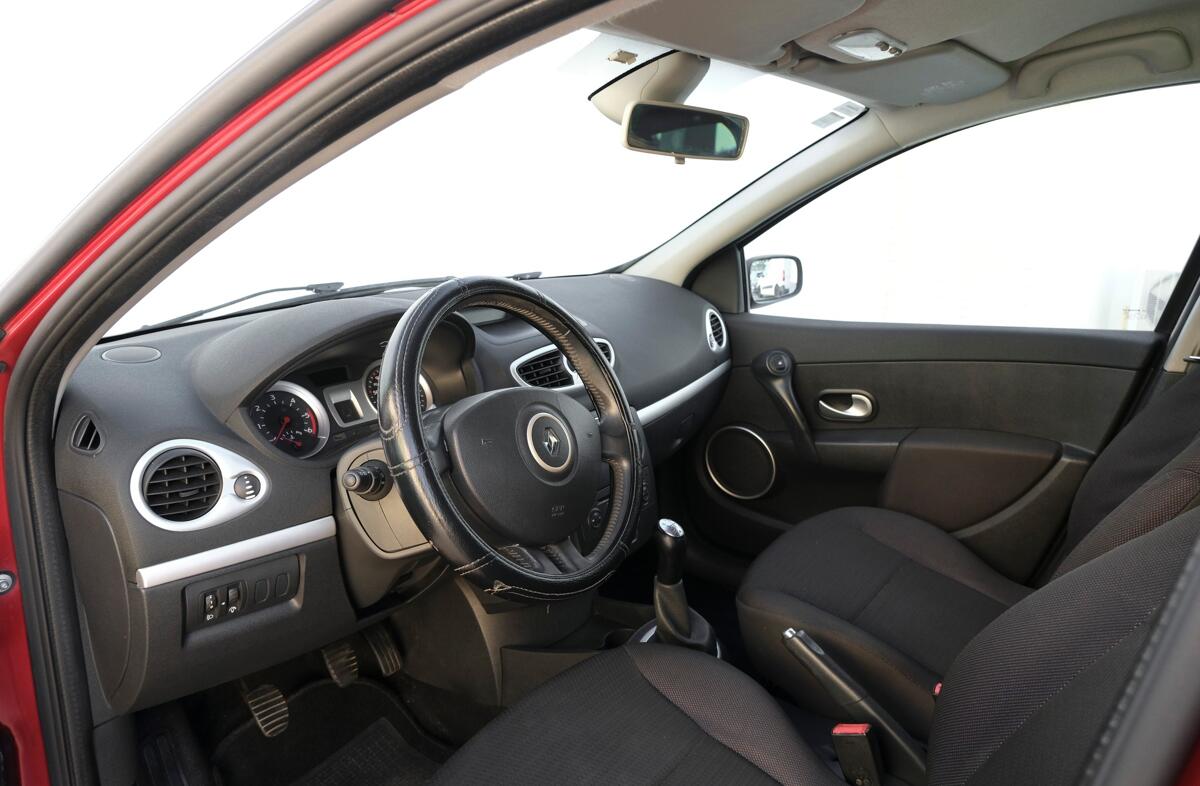 RENAULT Clio 1.5 dCi Sport