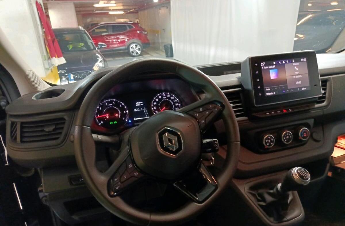 RENAULT Trafic 2.0 Blue dCi L1 Equilibre