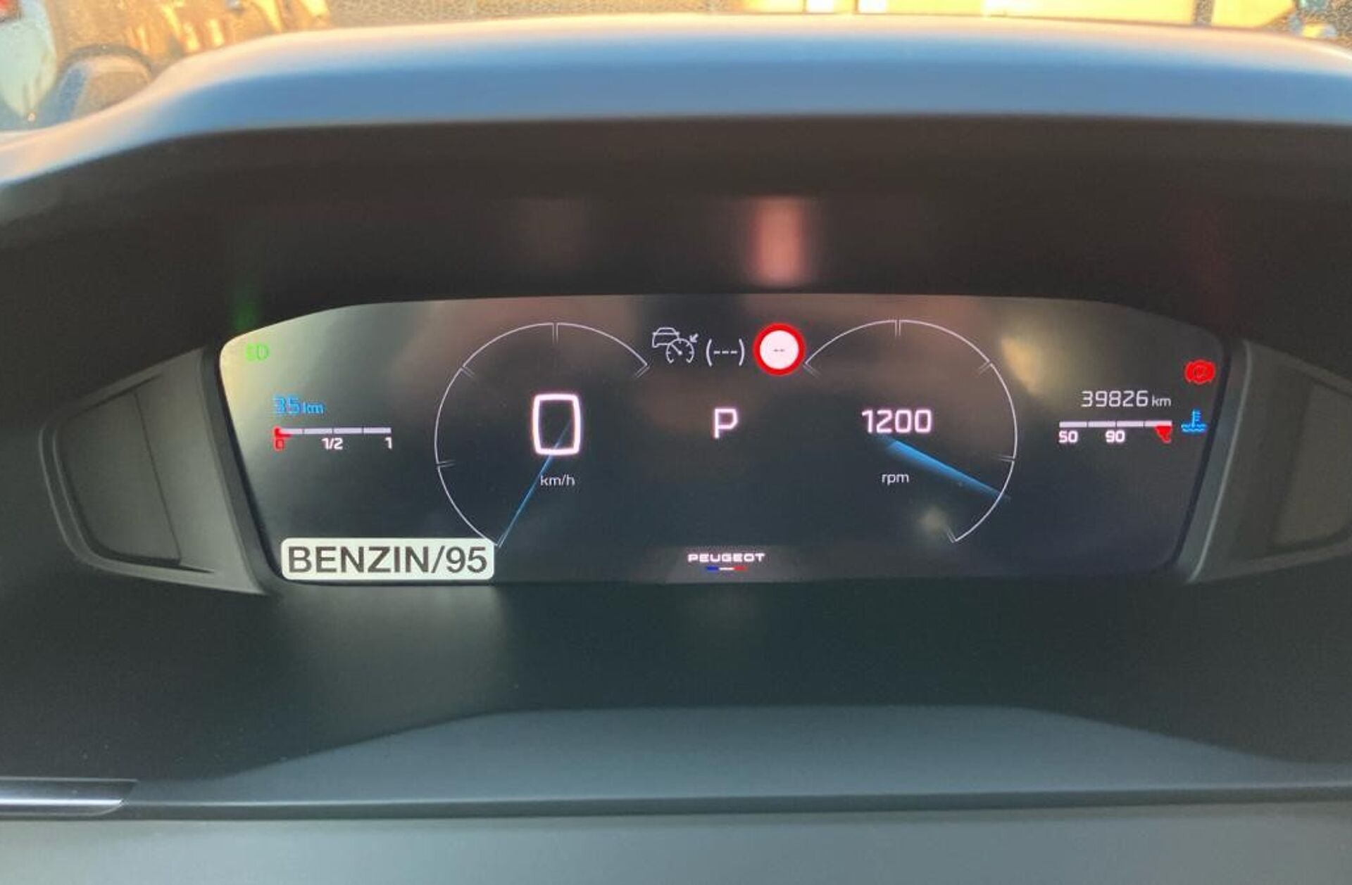 PEUGEOT 2008 1.2 PureTech Allure EAT8