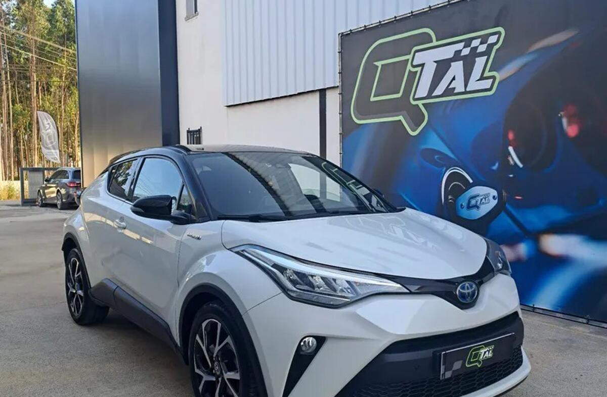 TOYOTA C-HR 1.8 Hybrid Square Collection