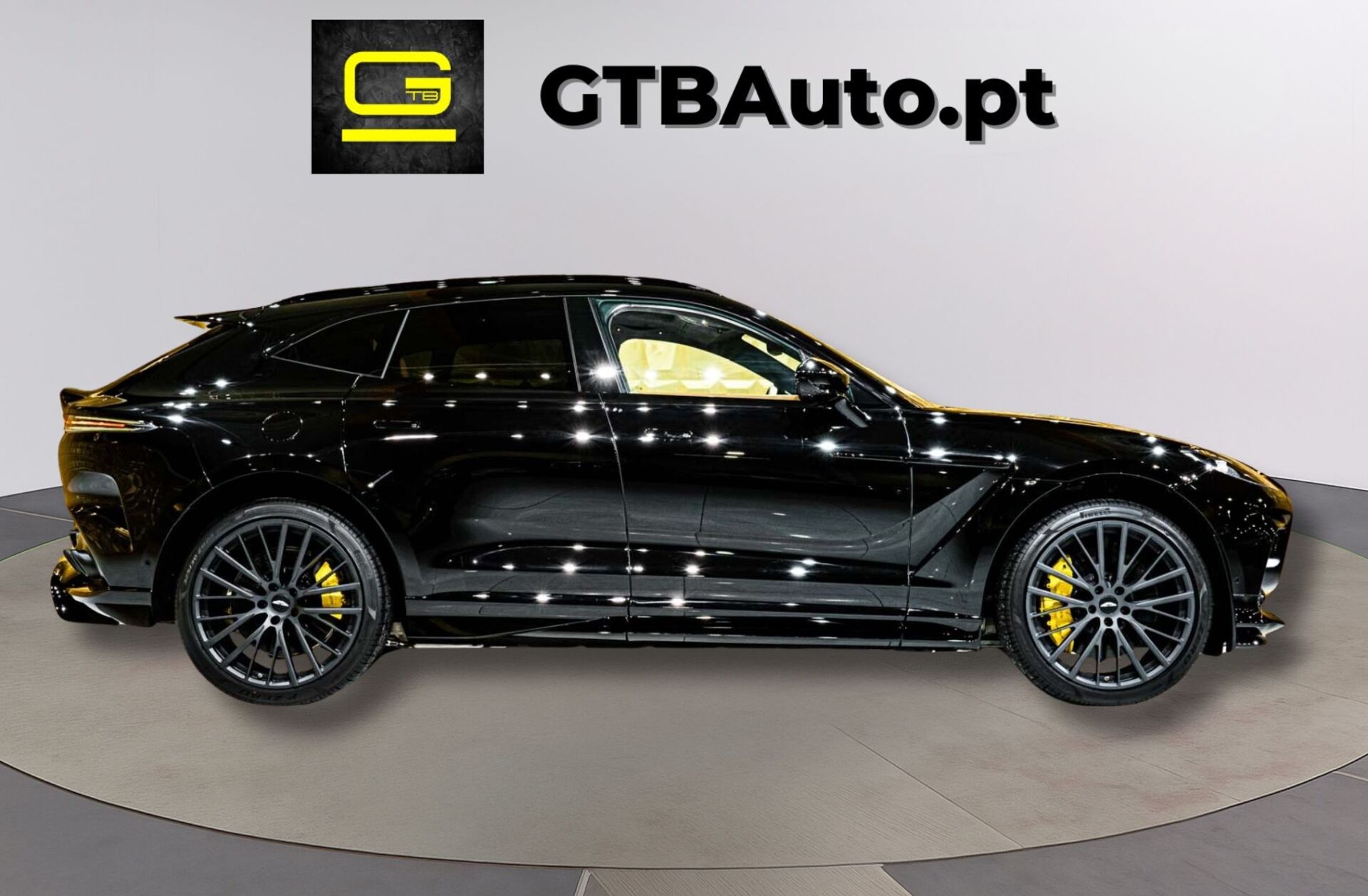 ASTON MARTIN DBX 707