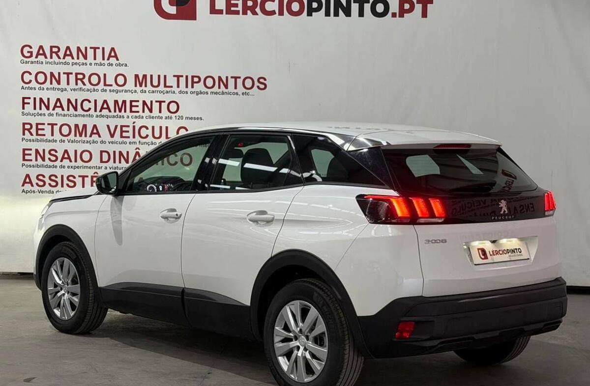 PEUGEOT 3008 1.2 PureTech Active Pack