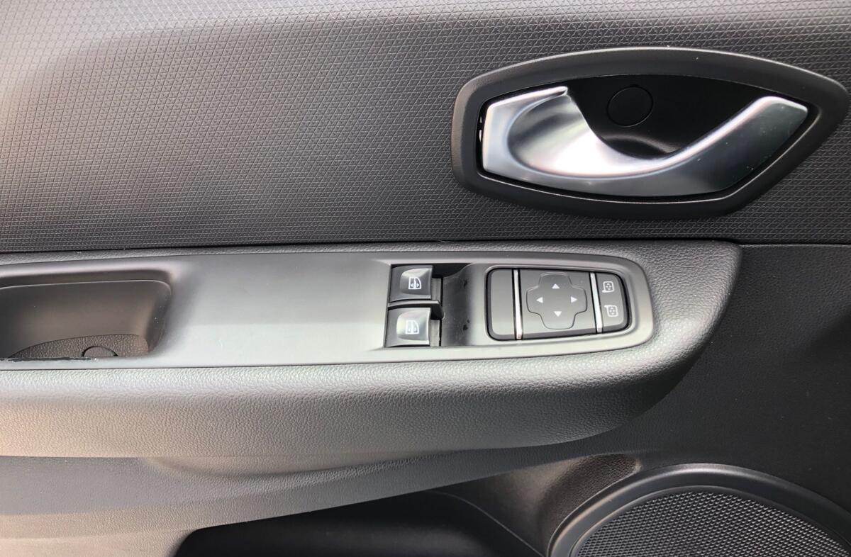 RENAULT Clio 1.2 Zen