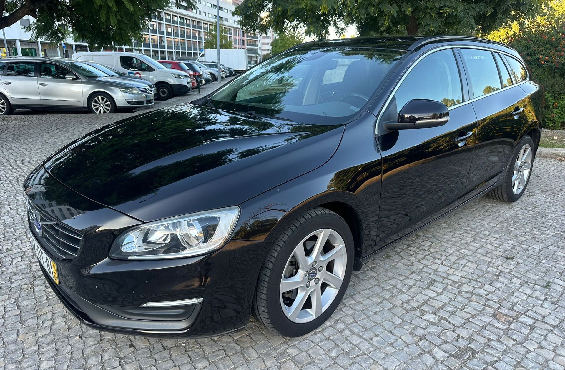 VOLVO V60 1.6 D2 Momentum Eco Powershift
