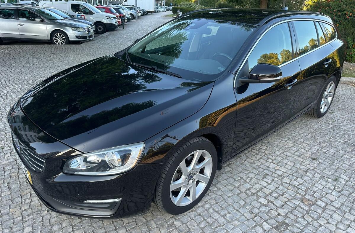 VOLVO V60 1.6 D2 Momentum Eco Powershift