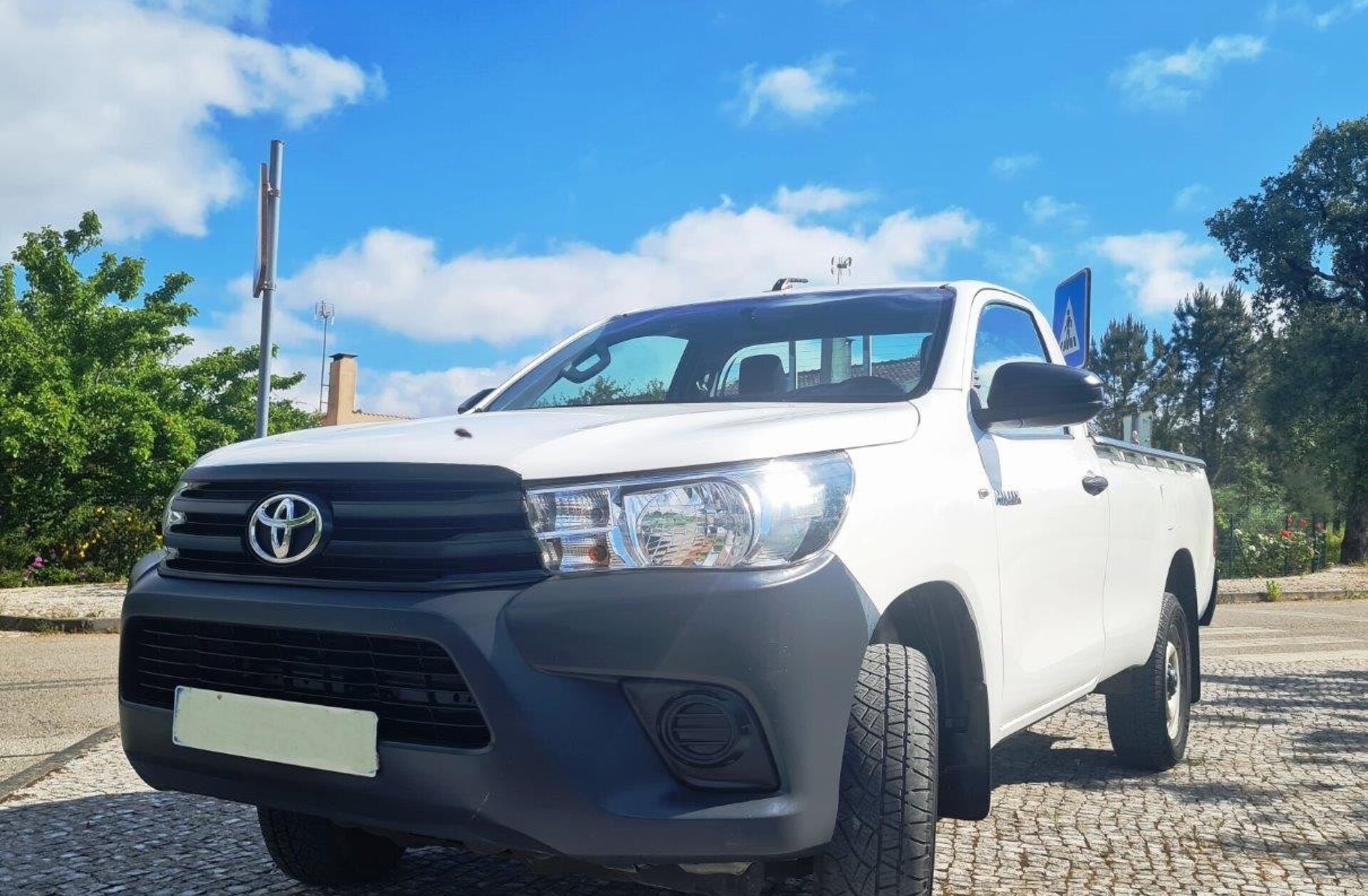 TOYOTA Hilux 2.4 D-4D 4WD CE CM