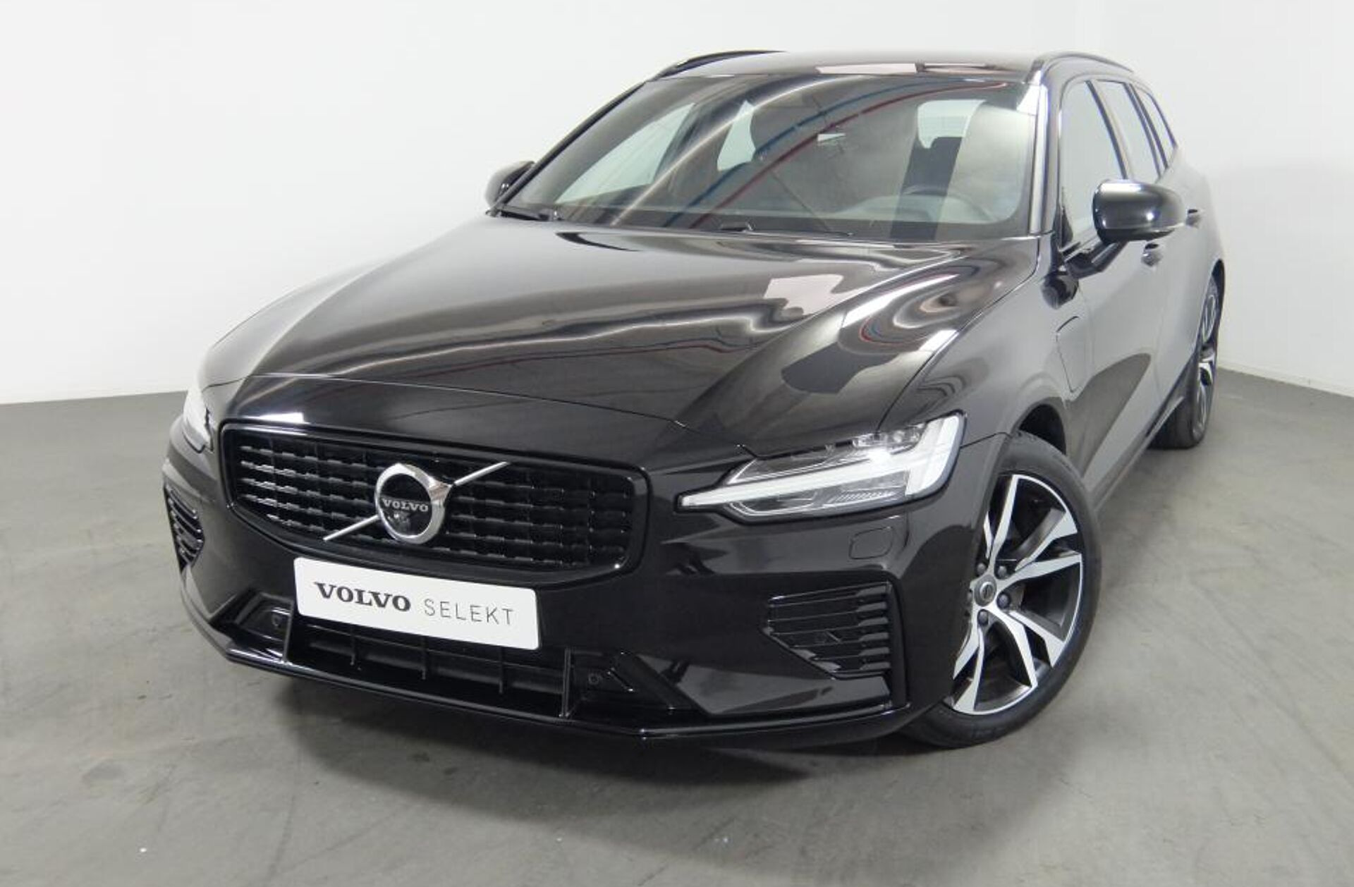 VOLVO V60 2.0 T8 TE 390 AWD R-Design Auto